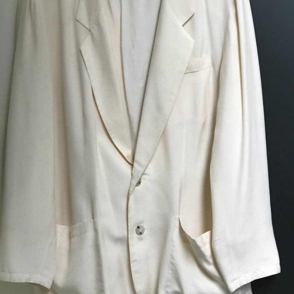 " Go Silk" brand. Unconstructed silk blazer, lined
